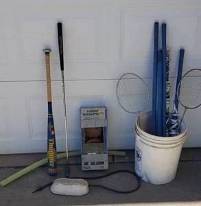 lot 839 image: Aluminum bat, Putter, Rubber Horseshoe set, air pump, Badmitten set