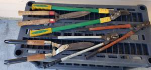 lot 844 image: Lawn & Garden Pruners
