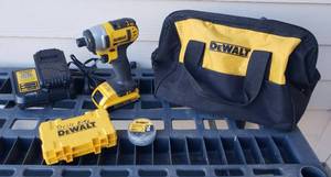 lot 857 image: Dewalt 20v Max rechargeable impact drill, charger, bits, batteries, drivers, & soft case