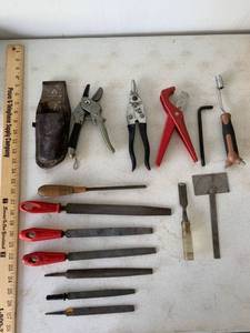 lot 876 image: Various Files, Snippers, Hand tools