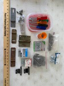 lot 877 image: Assorted socket drivers, Hinges, Screws, Washers, Hardware