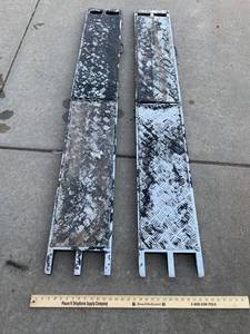 lot 899 image: 2 Metal trailer ramps
