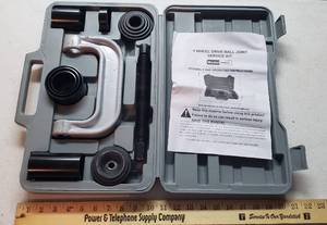 lot 919 image: US General 4 Wheel Drive Ball Joint Service Kit