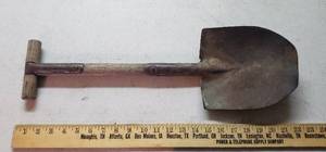 lot 947 image: WWII Trench Shovel