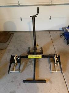 lot 980 image: MoJack EZ Mower Jack