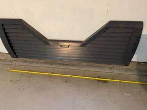 lot 989 image: F-150F-250 Louvered Tailgate
