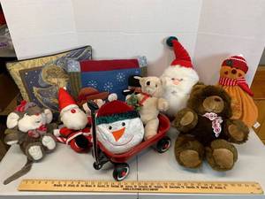 lot 652 image: Holiday Plush & Pillows, Radio Flyer Mini Wagon
