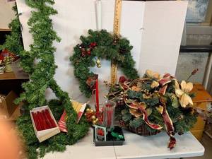 lot 662 image: Holiday Decor - Floral Arrangement in Basket, Lighted garland, Candles