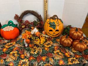 lot 664 image: Fall Decor - Pumpkin light, Wreath, flowers, table cloth, glitter pumpkins