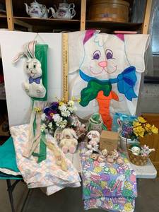 lot 670 image: Easter Decor - Bunnies, Plush, Tablecloths, Arrangement, Planters, Flags