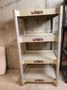 lot 682 image: Plastic Shelving unit - breaks down, 25x19x48