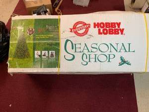 lot 696 image: 9ft. Pre-lit Mixed Colorado Long Needle Tree - Box is 60 x 20x 16 in.