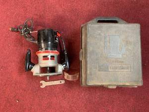 lot 698 image: Craftsman Router with case