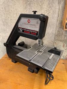 lot 725 image: 10in Band Saw - no blade