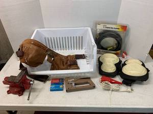 lot 732 image: Tool belt, knee pads, Stapler, Propane hose, Small bench vice