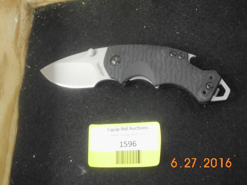 lot 1596 image: Kershaw 8700 Folding Knife