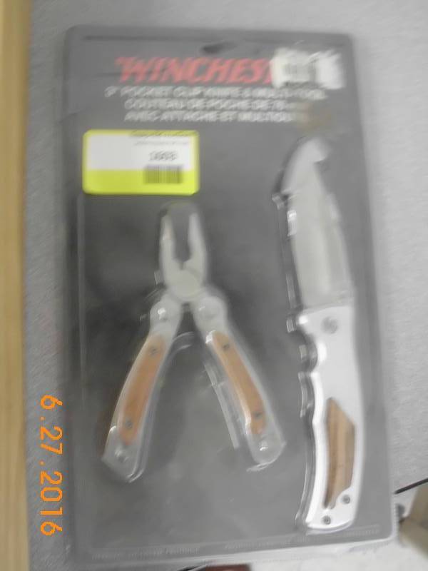 lot 1603 image: Winchester Knife & Multi Tool Combo Set