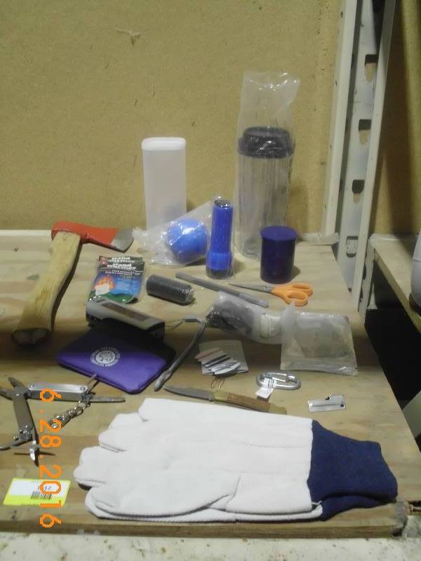 lot 1612 image: Survival Lot and or Emergency Gear