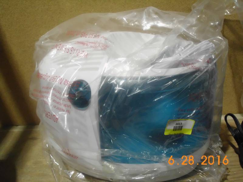 lot 1613 image: Vicks Brand Humidifier
