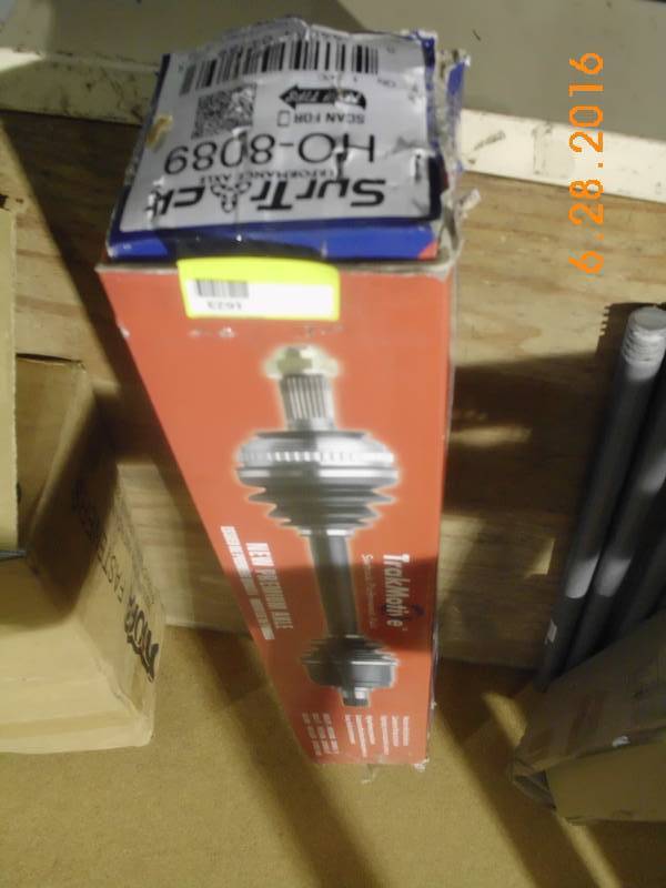 lot 1623 image: Sun Track HO-8089 CV Axle Track Motive