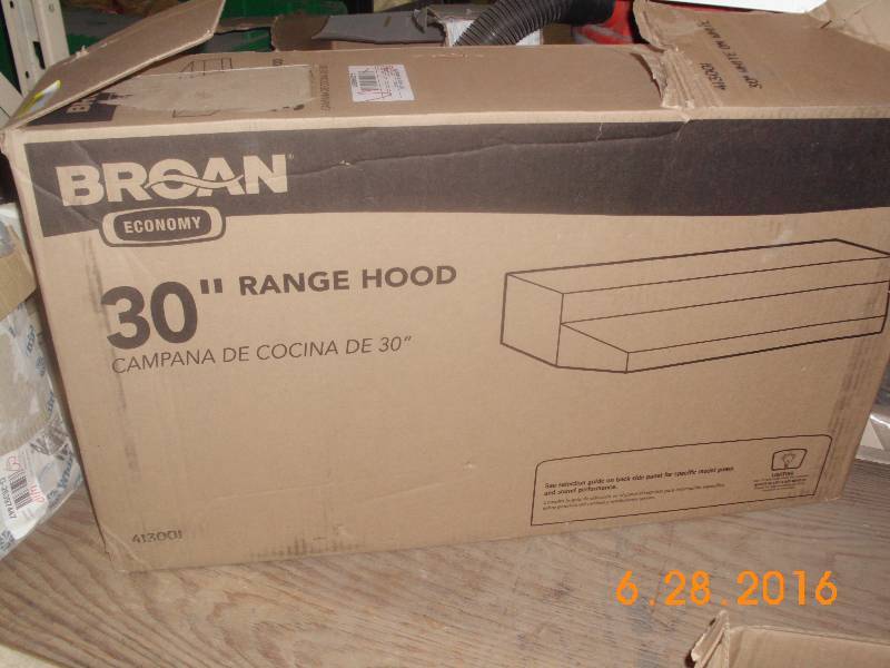 lot 1642 image: Broan 30 Range Hood