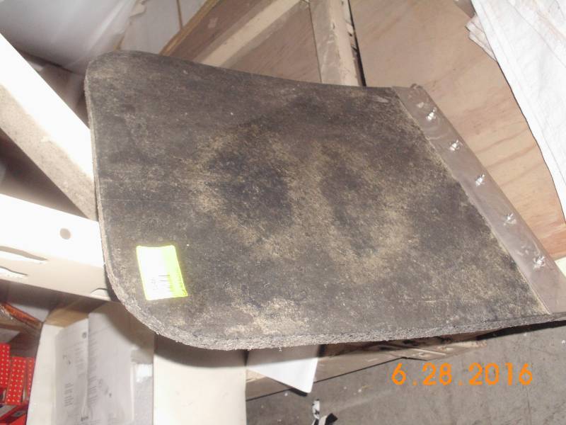 lot 1646 image: Mud Flap 19T x 15W