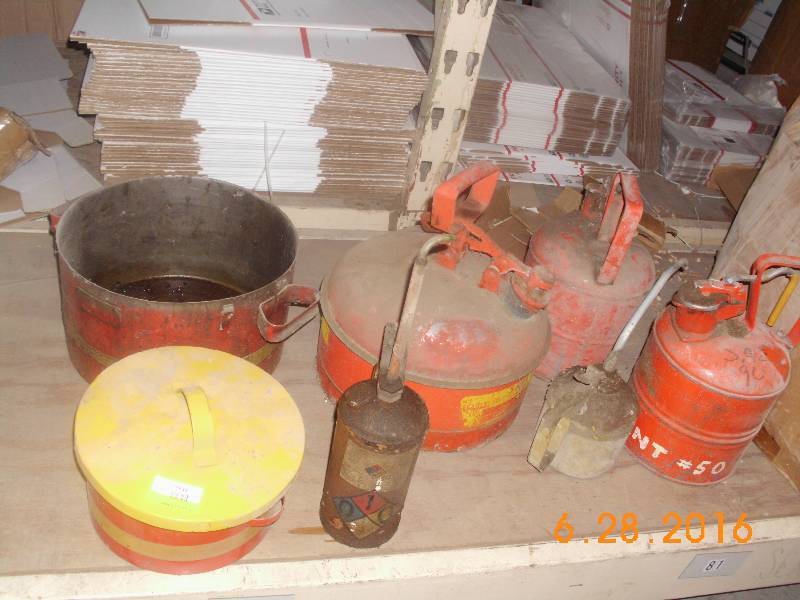 lot 1648 image: Lot of Gas & Oil Cans Vintage