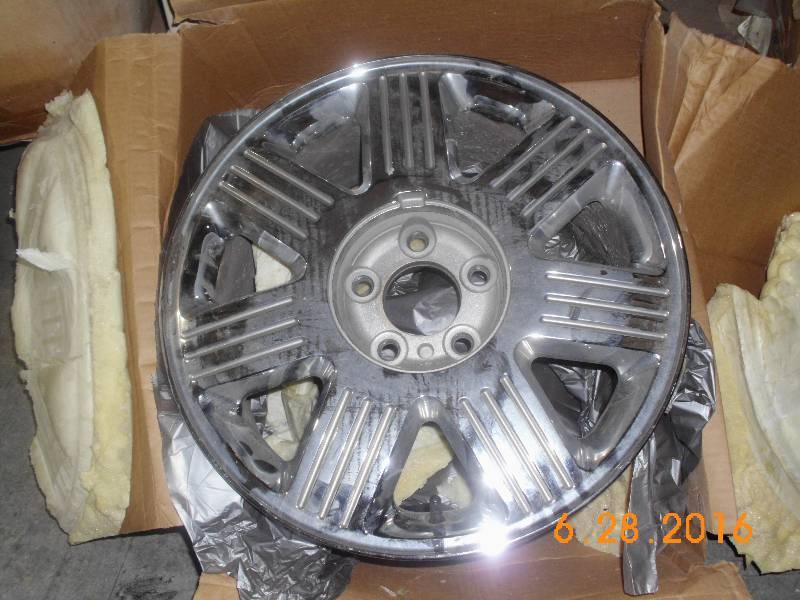 lot 1650 image: 2-Mag Wheels 18 Aluminum