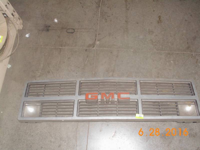 lot 1652 image: 80s GMC Truck Grill