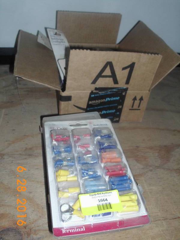 lot 1664 image: Lot of Radioshack
