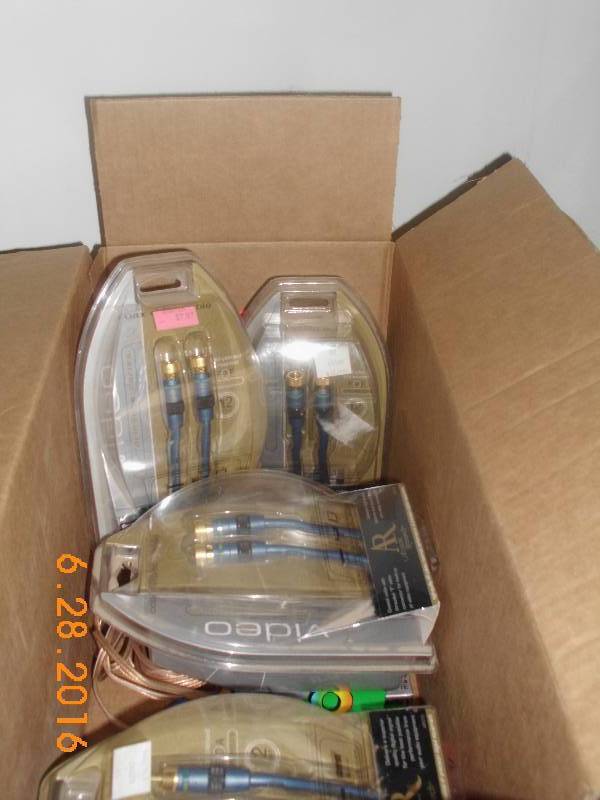 lot 1671 image: Lot of Radio Shack Connectors & Speaker Cable AR Acoustic Research Gold Plated RCA