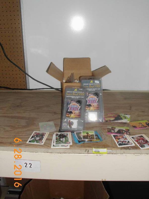 lot 1674 image: Lot of Collector Cards College Football 1991 Music Band Cards Super Bowl XXIX