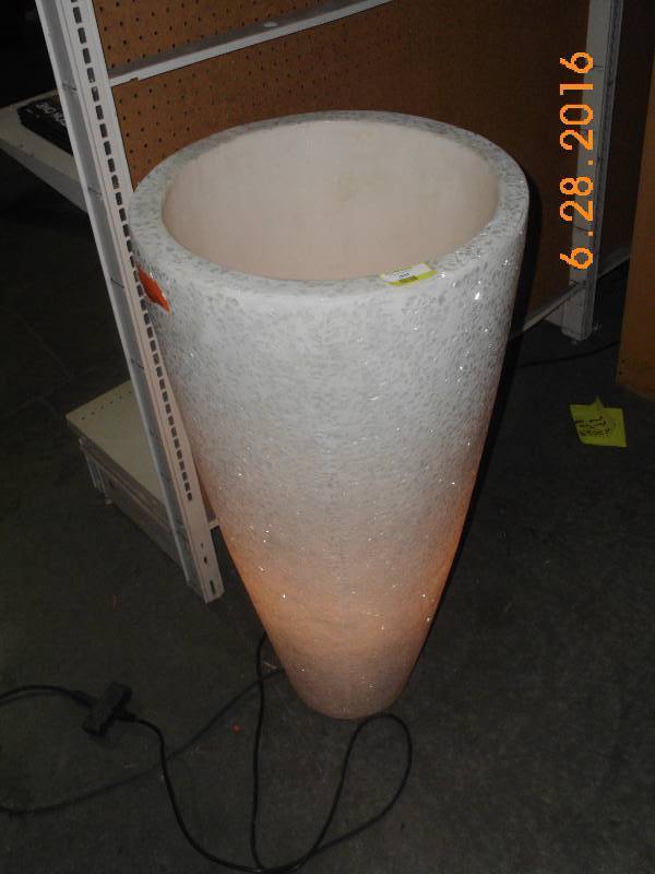 lot 1693 image: Lighted Plant Stand