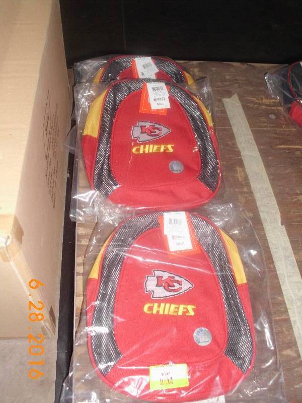 lot 1697 image: 3-Chiefs Child Back Packs