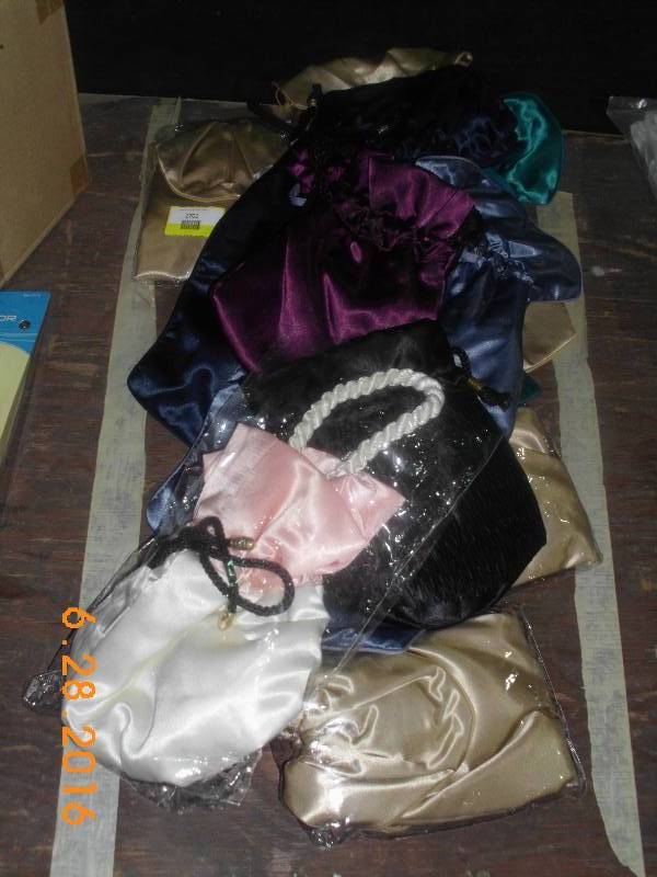lot 1701 image: Lot of 27 Naraya Bags-Shoe Bags total 11