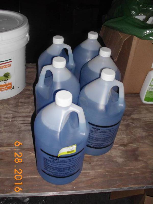 lot 1727 image: 6 Gallons Sherlock 5 Second Leak Detector