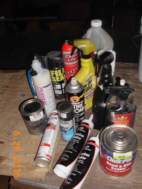 lot 1729 image: Lot of Car Goods