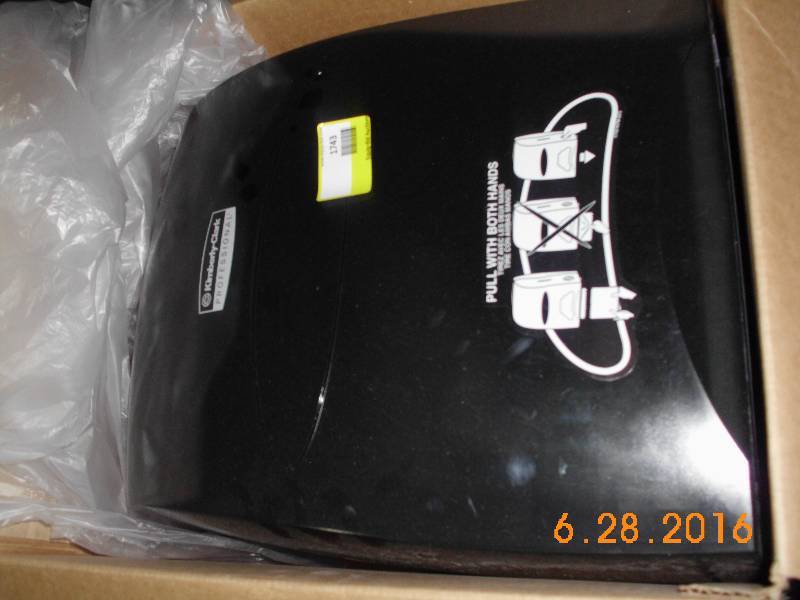 lot 1743 image: Kimberly Clark Hand Towel Dispenser Proffessional 09990 02