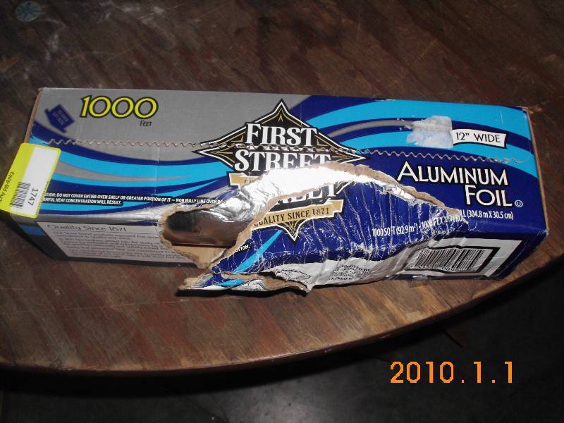 lot 1747 image: 1 Roll First Street Aluminium Foil 12 x 1000