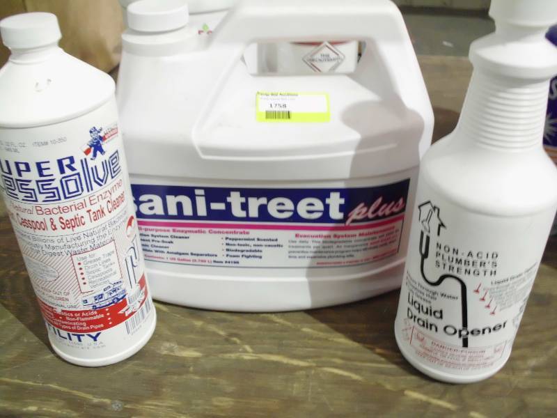 lot 1758 image: Drain Cleaner 2-32 oz Super Cess Solve Bore Hawg, 1 Gallon Sanitreet Plus