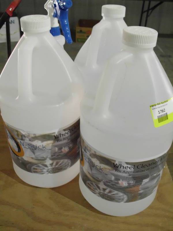 lot 1762 image: 5 Galllons of Wheel Cleaner Fluid With Spray Bottle