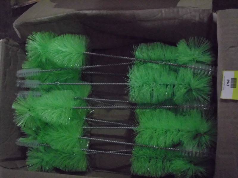 lot 1768 image: 12 Double Sided Brushes