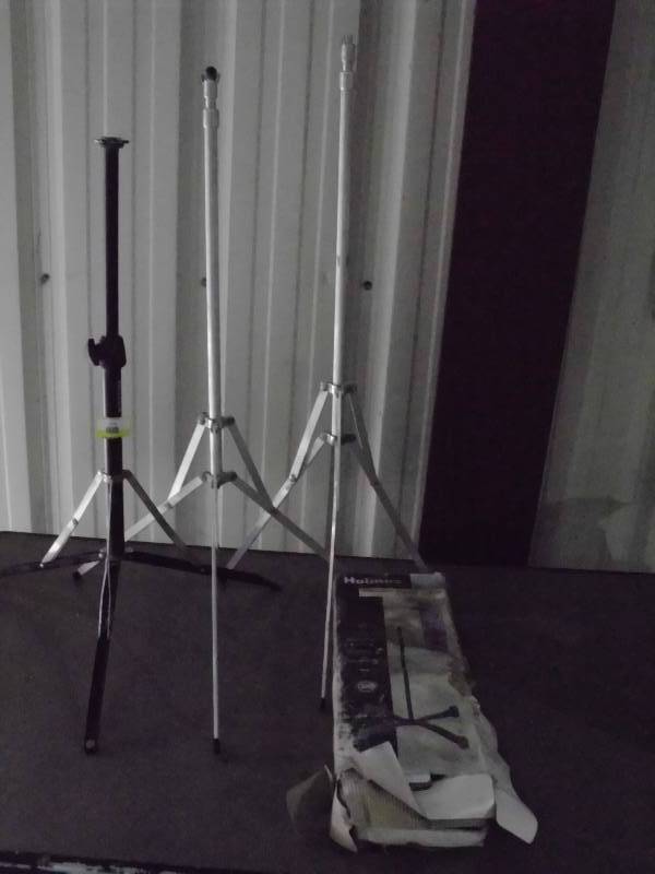lot 1773 image: Lot of Tripods Photography Lighting 1-Holmes Speaker Stand