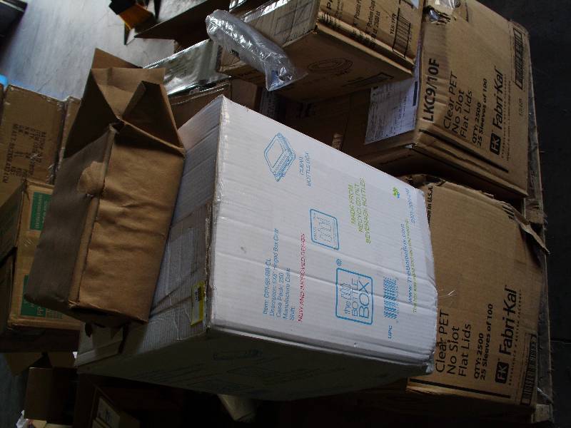 lot 1799 image: Pallet of Food Commercial Containers