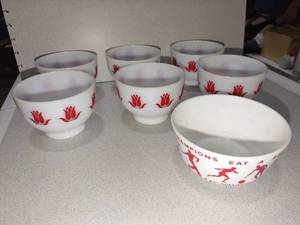 lot 1034 image: Vintage Fire King red tulip cottage cheese bowls and a vintage 1930s Wheaties milk glass bowl