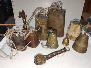 lot 1043 image: Brass bells