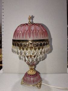 lot 1062 image: Michelotti cranberry glass waterfall crystal prism boudoir lamp