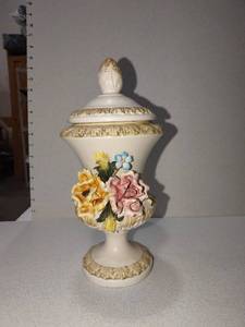 lot 1063 image: Capodimonte urn vase approximately 12 in tall