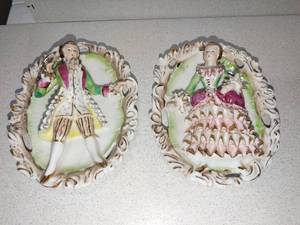 lot 1066 image: Lewis and Neblett Co bone china wall decor