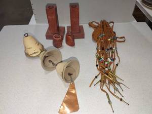 lot 1072 image: Southwestern decor